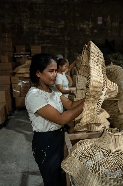 Handgemaakte rotan hanglamp uit Bali