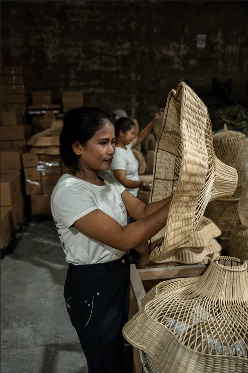 Handgemaakte rotan hanglamp uit Bali