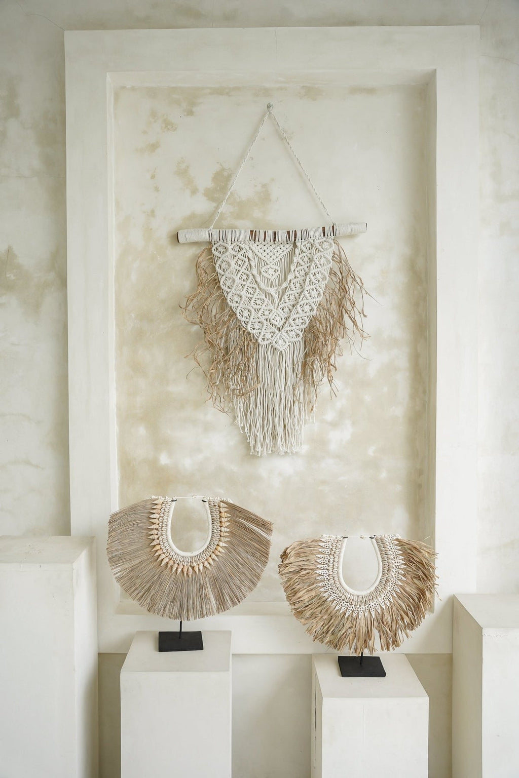 Zeegras hanger op standaard - The Raffia Shell On Stand