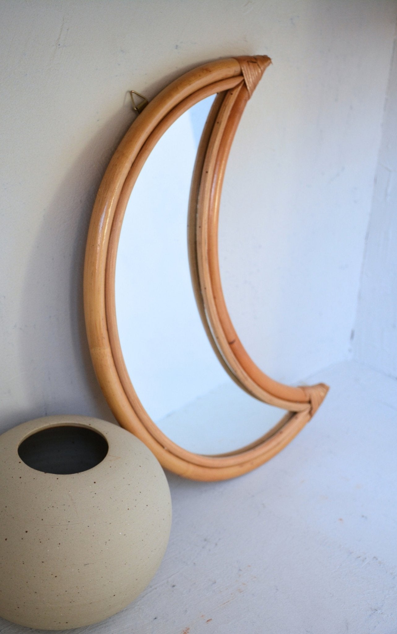 The Rattan Moon Mirror – Hippie Monkey - Hippie Monkey - Wholesale B2B Dropshipping