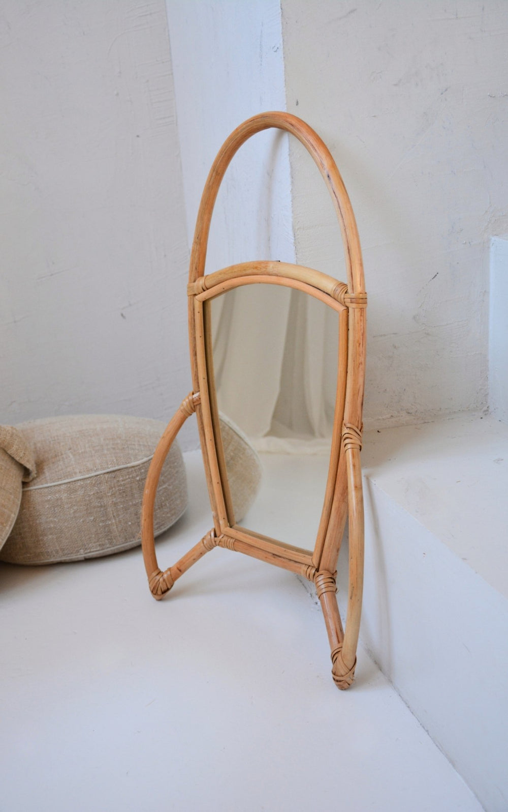 The Rattan Rocket Mirror – Kids Decor - Hippie Monkey - Hippie Monkey - Wholesale B2B Dropshipping