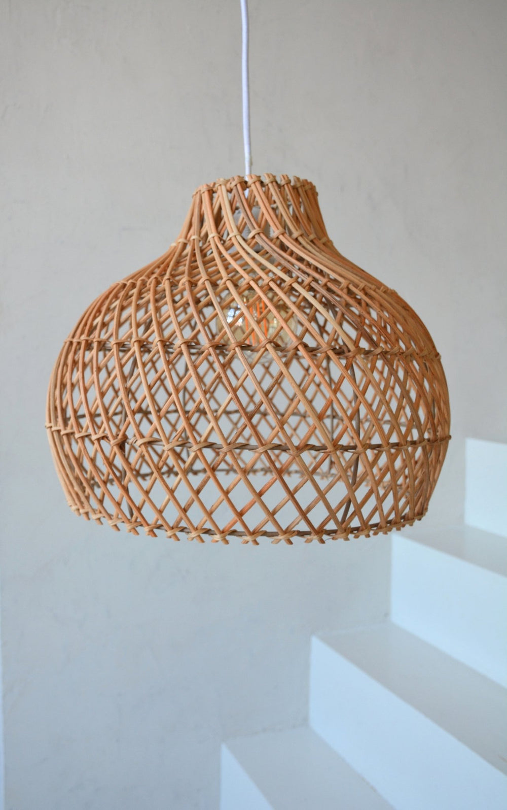 The Uluwatu Pendant – Rattan - M – Hippie Monkey - Hippie Monkey - Wholesale B2B Dropshipping
