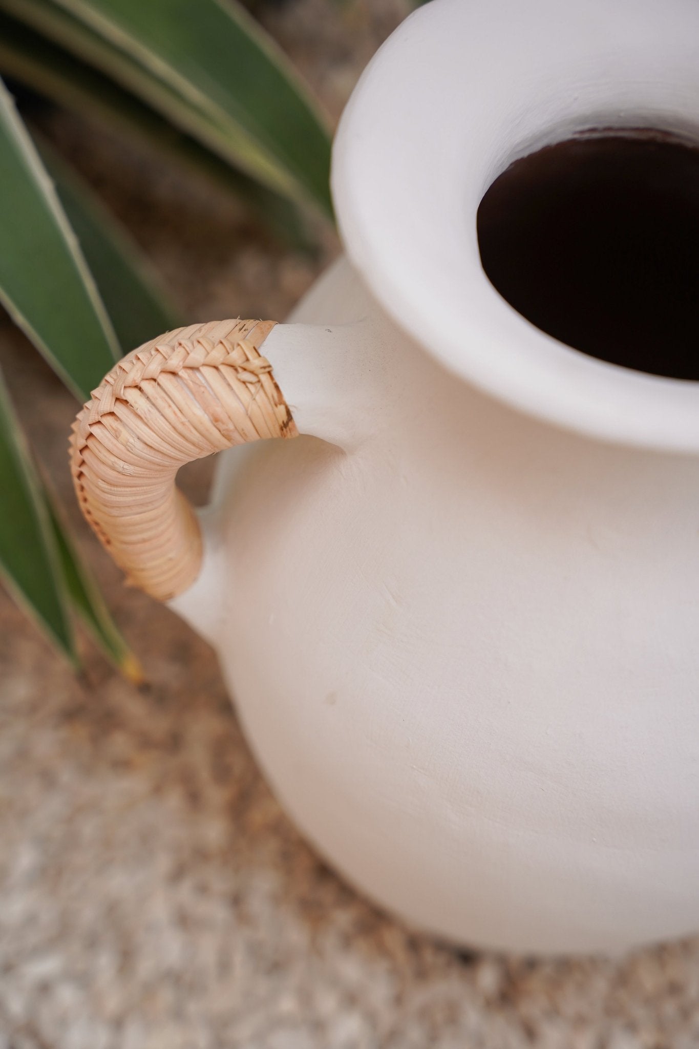 The White Rattan Vase – L – Hippie Monkey - Hippie Monkey Store - Wholesale B2B Dropshipping